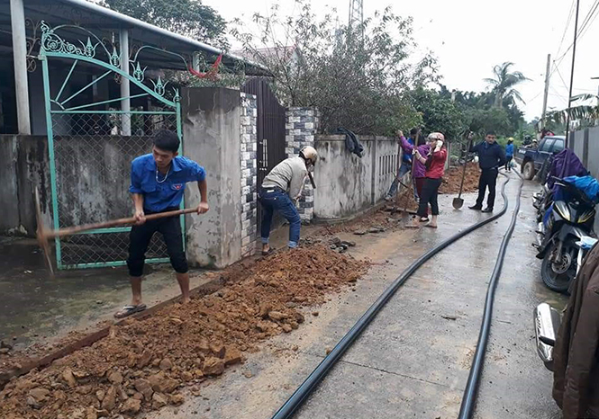 Bàn giao công trình "Nước sạch cho người dân"