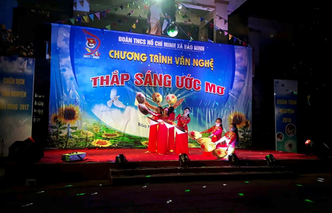 Quyên góp xây dựng quỹ ủng hộ học sinh nghèo vượt khó