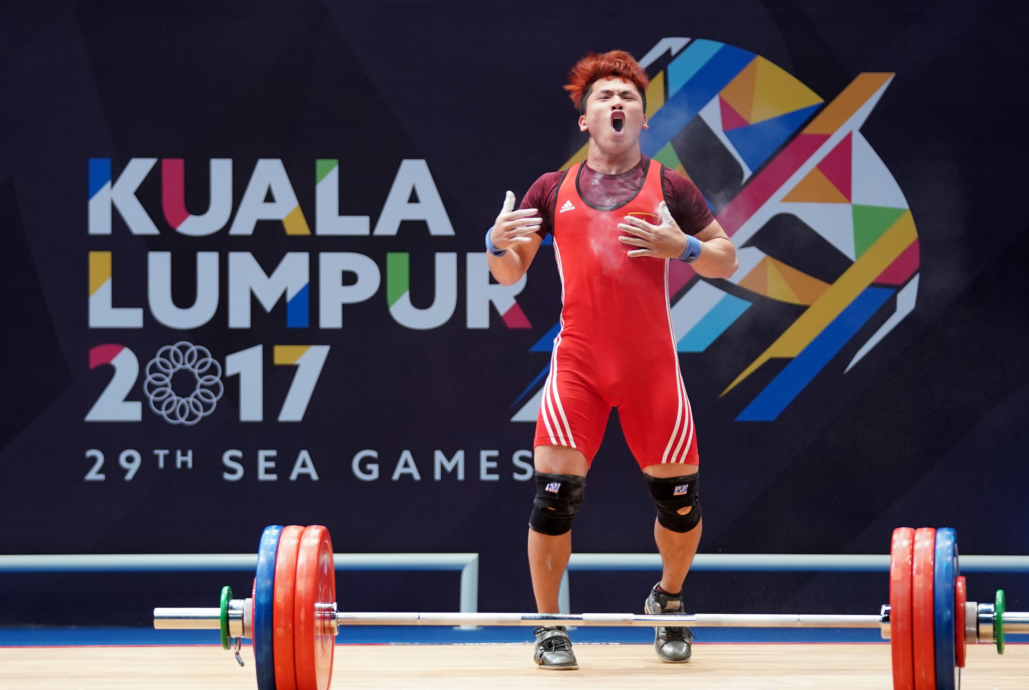 Cậu bé đóng gạch trở thành nhà vô địch thế giới