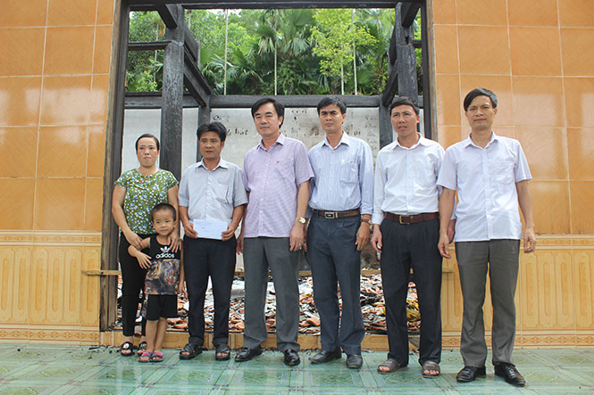 Hỗ trợ xây dựng 57 nhà "Mái ấm công đoàn"