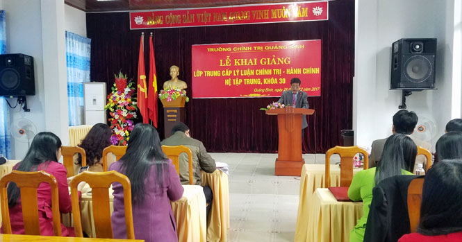 Khai giảng lớp trung cấp lý luận chính trị-hành chính hệ tập trung, khóa 30