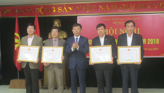 Thực hiện nghiêm túc tinh giản biên chế và công tác cải cách hành chính