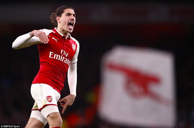 Arsenal thoát thua đầy kịch tính trước Chelsea ở phút bù giờ