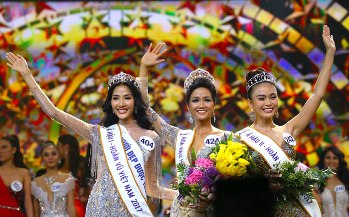 Người đẹp H'Nen Niê đăng quang ngôi vị Hoa Hậu Hoàn vũ Việt Nam 2017