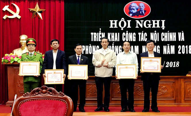Năm 2017, kiểm điểm trách nhiệm 10 tổ chức Đảng và 23 đảng viên