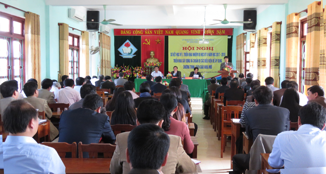 Triển khai xây dựng và chuẩn bị các điều kiện để áp dụng chương trình, sách giáo khoa mới