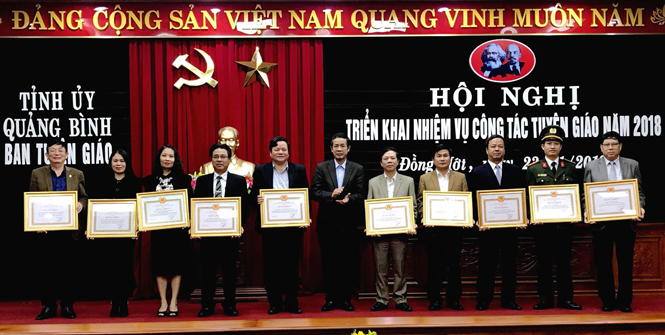 Xây dựng đội ngũ cán bộ tuyên giáo tinh thông, bản lĩnh, chuyên nghiệp và sáng tạo