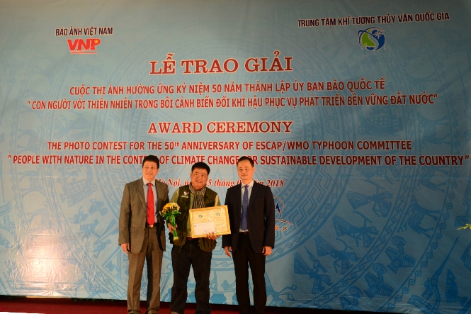 Trao giải cuộc thi ảnh 'Con người với thiên nhiên trong bối cảnh biến đổi khí hậu phục vụ phát triển bền vững đất nước'