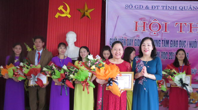 9 giáo viên đạt giải tại hội thi giáo viên dạy giỏi các Trung tâm giáo dục trẻ khuyết tật