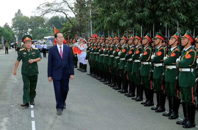 Chủ tịch nước thăm và chúc Tết cán bộ, chiến sỹ Quân đoàn 4