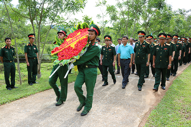 Năm 2017, gần 4.000 lượt người đến thăm viếng khu di tích lịch sử hang Lèn Hà