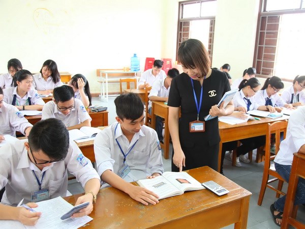 Lần đầu tiên dạy mỹ thuật, âm nhạc ở trung học phổ thông