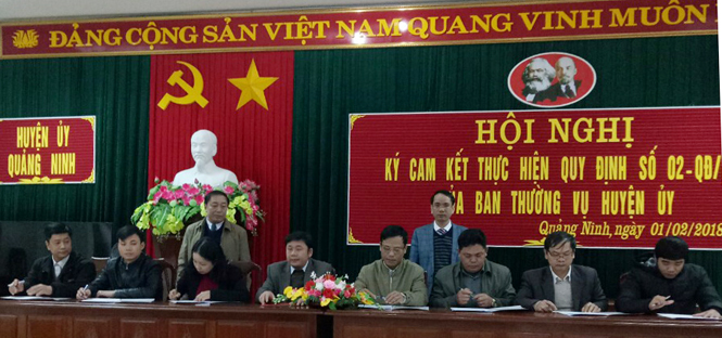 Huyện ủy Quảng Ninh: Ký cam kết thực hiện quy định về trách nhiệm và xử lý trách nhiệm của người đứng đầu