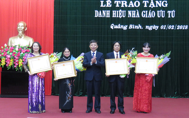 Quảng Bình thêm 4 nhà giáo được phong tặng danh hiệu Nhà giáo ưu tú