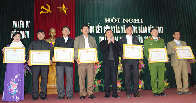 Chú trọng xây dựng Đảng bộ trong sạch vững mạnh