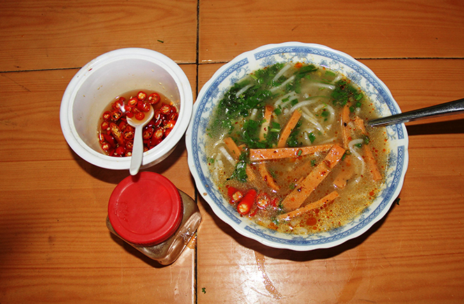 Đậm đà cháo canh Mệ Luốc