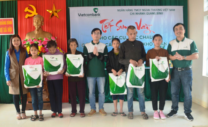 Chăm lo Tết cho người có hoàn cảnh khó khăn