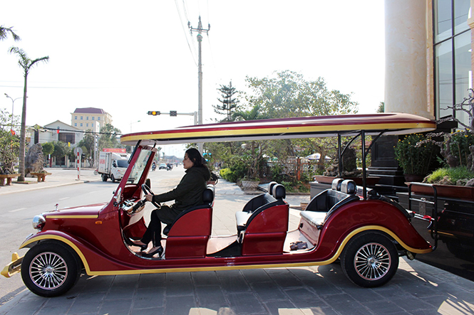 Triển khai dịch vụ xe điện du lịch tại khách sạn Royal