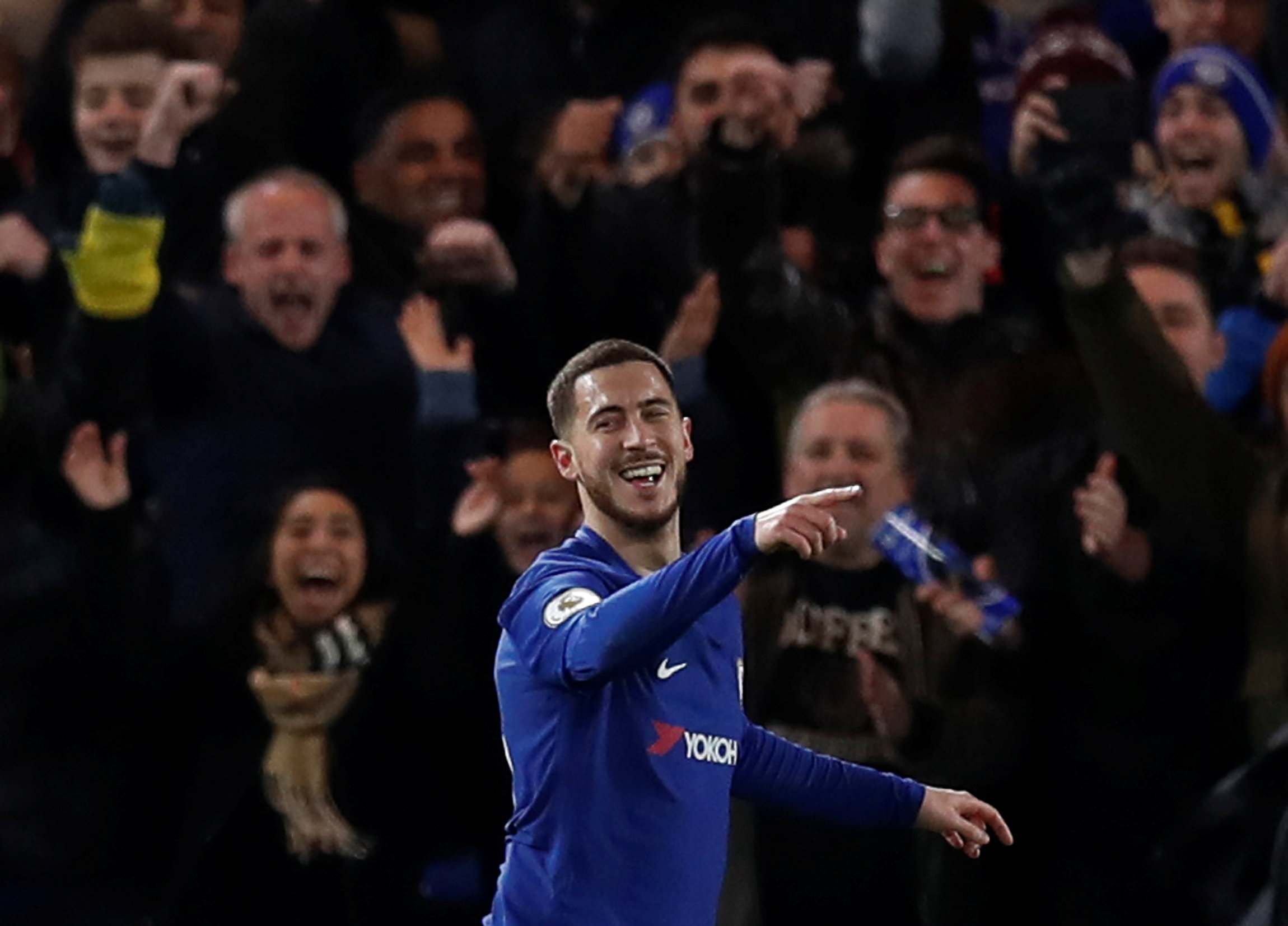 Hazard lập cú đúp, Chelsea thắng dễ West Brom