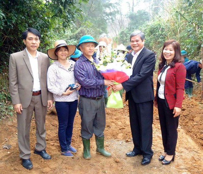 Liên đoàn Lao động tỉnh thăm các doanh nghiệp năm mới