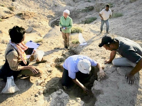 Iraq phát hiện hàng chục hiện vật cổ lộ ra sau trận mưa lớn
