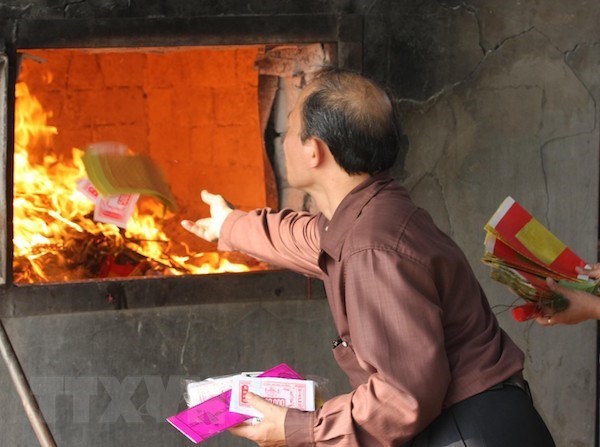 Bộ Văn hóa, Thể thao và Du lịch nói gì về đề nghị bỏ đốt vàng mã?
