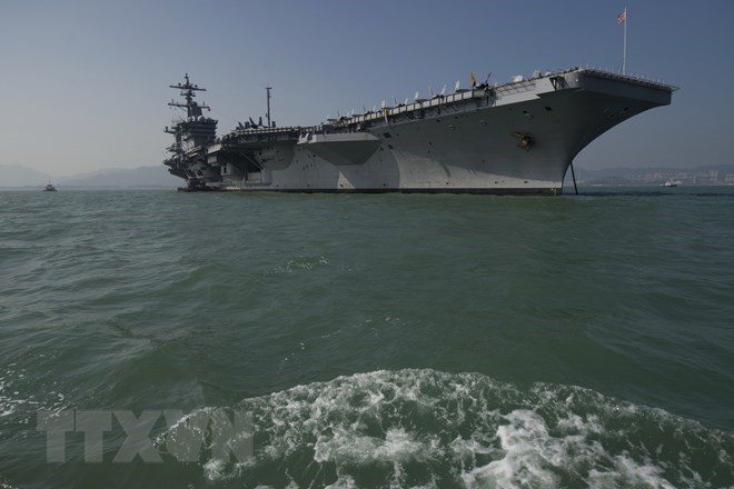 Đoàn cán bộ liên ngành Việt Nam thăm tàu sân bay Hoa Kỳ USS