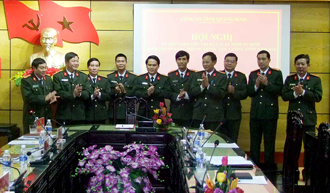 Lực lượng an ninh Công an tỉnh ký kết giao ước thi đua năm 2018