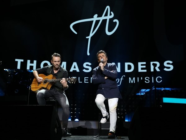 Một năm sau quay lại, Thomas Anders vẫn làm 4 nghìn khán giả nhún nhảy