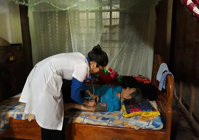 Huyện đoàn Minh Hóa: Thăm hỏi và tặng quà cho các Mẹ Việt Nam Anh hùng