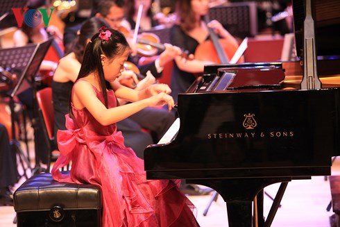 Cô bé hạt tiêu đạt nhiều giải nhất các cuộc thi piano danh giá