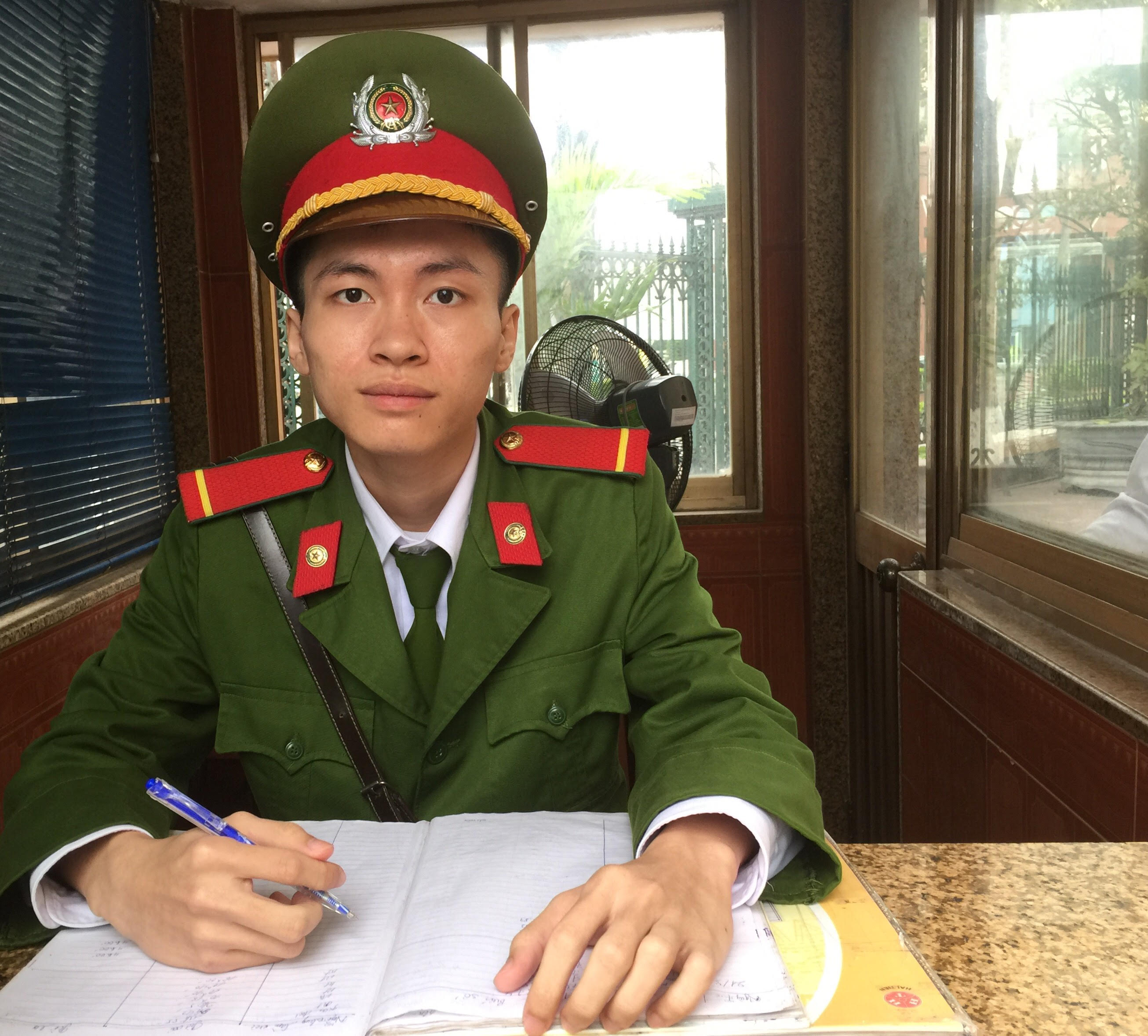 Nhặt được của rơi trả lại người đánh mất