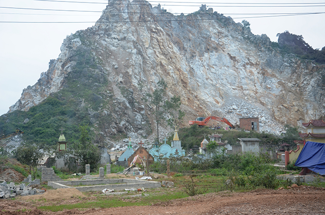 Dân khổ sở vì mỏ đá gây ô nhiễm