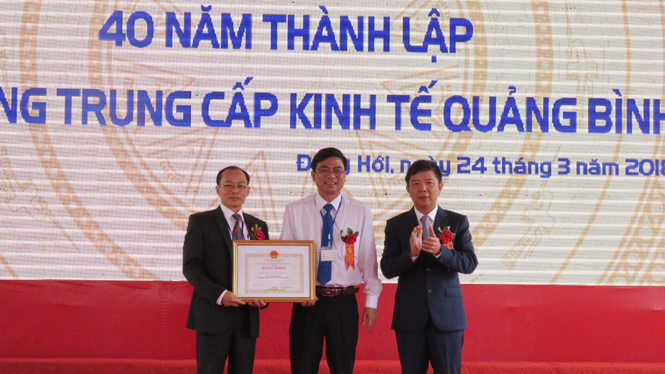 Kỷ niệm 40 năm thành lập Trường trung cấp Kinh tế Quảng Bình