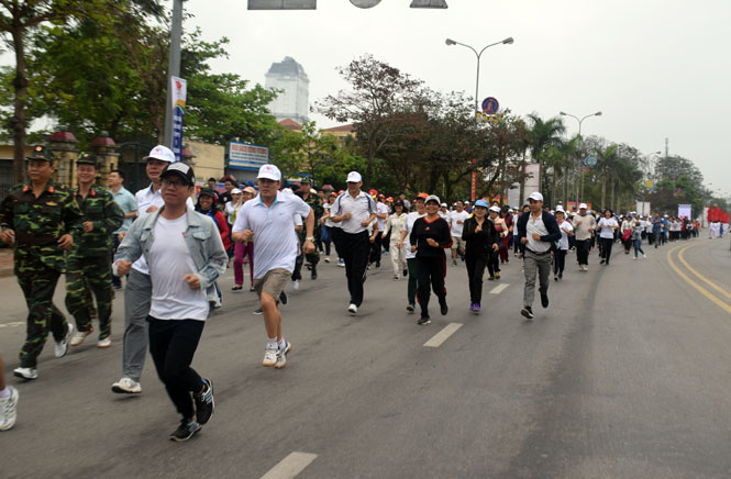 TP. Đồng Hới phát động 'Ngày chạy Olympic vì sức khỏe toàn dân' năm 2018