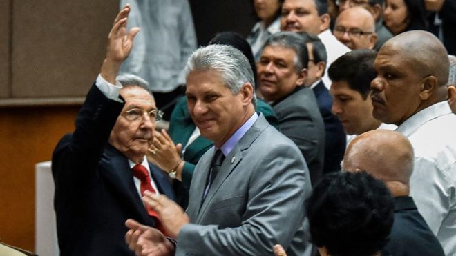 Ông Miguel Díaz-Canel giữ chức Chủ tịch Hội đồng Nhà nước Cuba