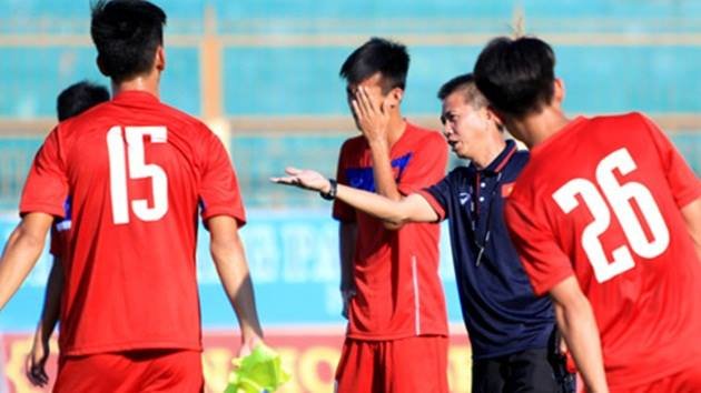 U-19 VN hòa Morocco trong thế hơn 2 người