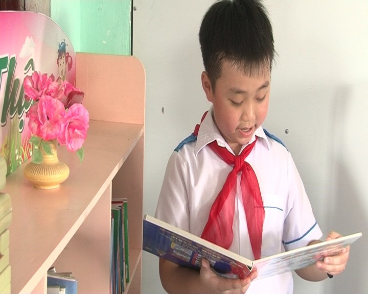 Chuyện cậu bé trường làng đam mê ngoại ngữ