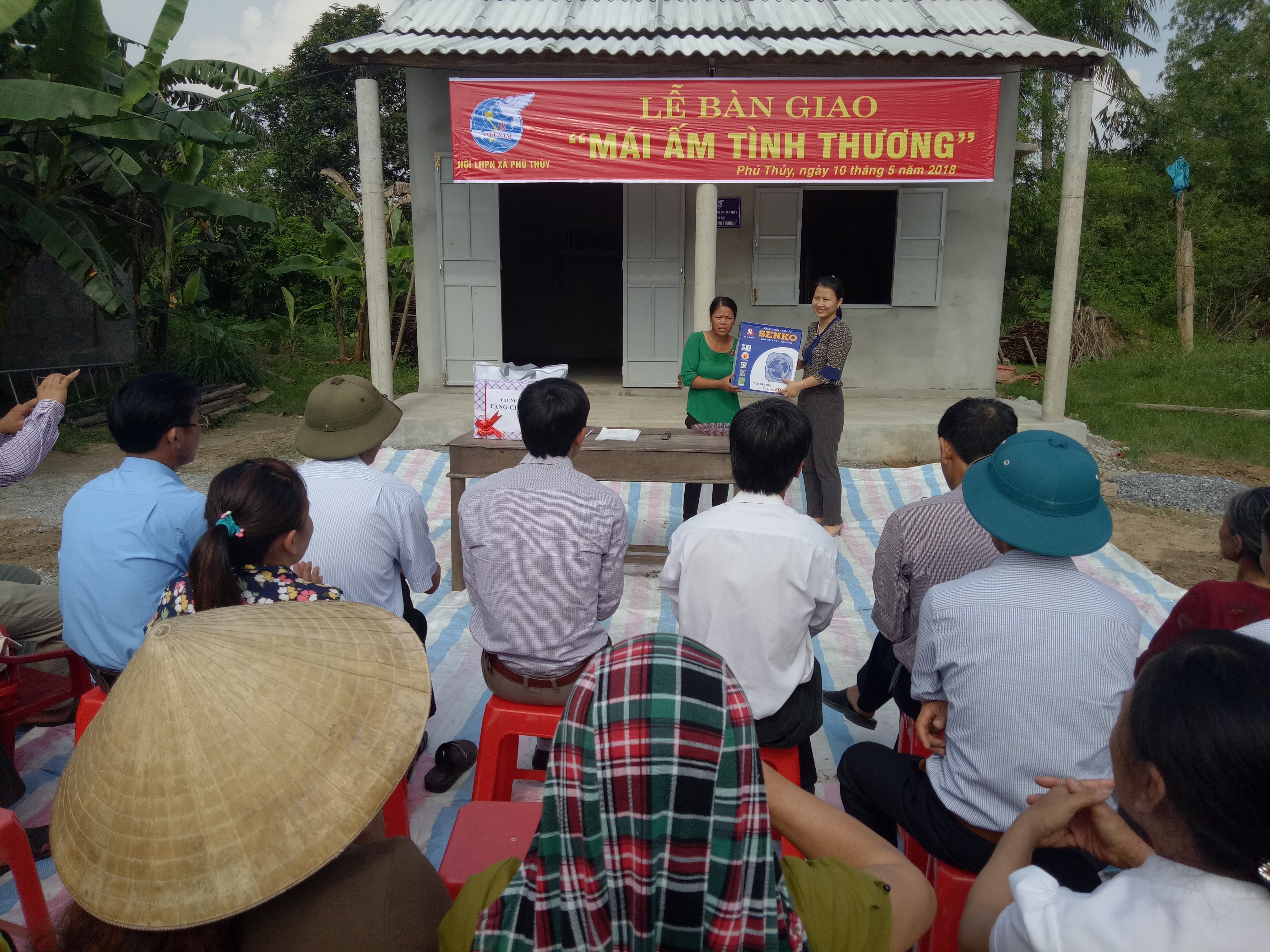 Bàn giao nhà 'Mái ấm tình thường' cho hội viên phụ nữ nghèo