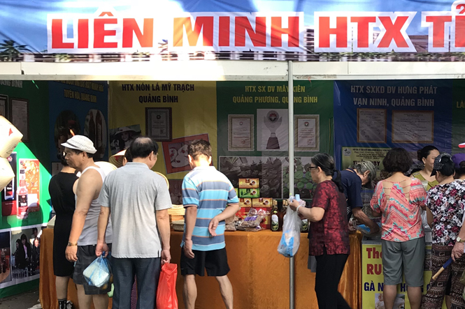 Hội chợ xúc tiến thương mại HTX năm 2018: Các sản phẩm nông sản sạch của Quảng Bình tạo ấn tượng
