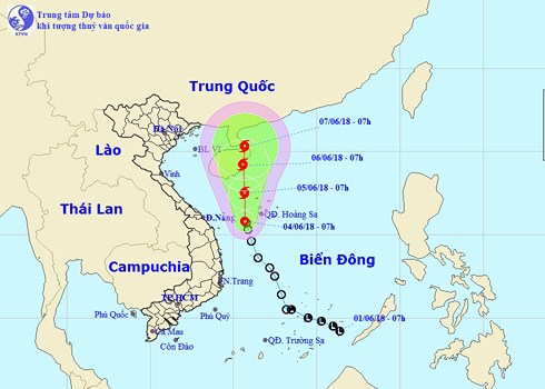 Áp thấp trên biển Đông gây mưa lớn ở khu vực miền Trung