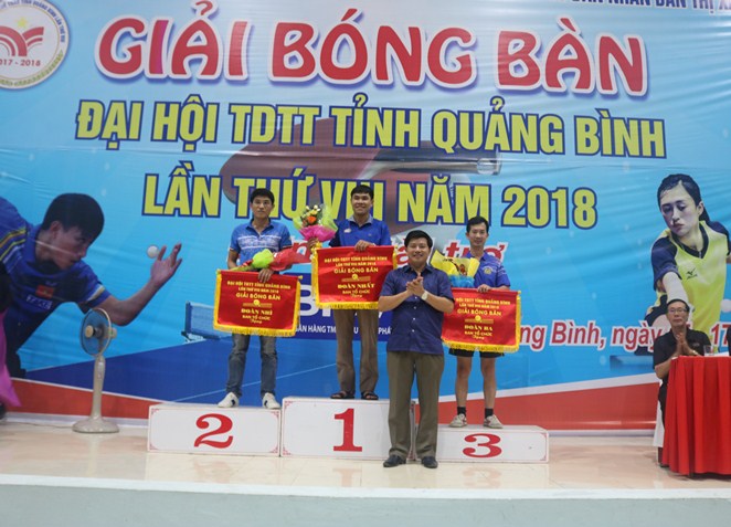 Lệ Thủy giành giải nhất toàn đoàn Giải bóng bàn Đại hội TDTT toàn tỉnh lần thứ 8