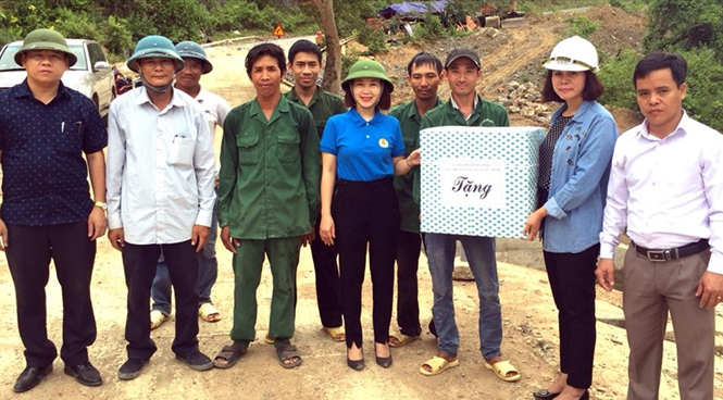 Sôi nổi các hoạt động "Tháng công nhân"