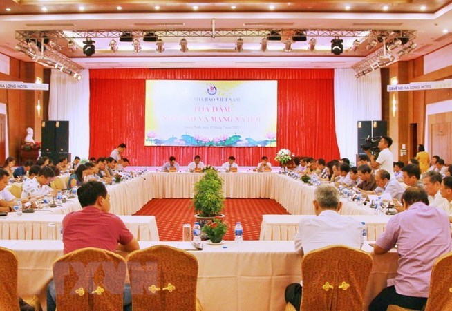 Nâng cao trách nhiệm của người làm báo khi tham gia mạng xã hội