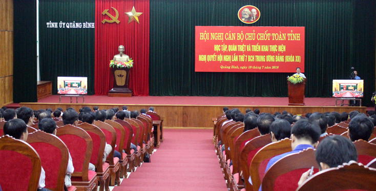 Cùng với việc quán triệt, triển khai thực hiện Nghị quyết Trung ương 7 (khóa XII), cần tập trung cao độ để hoàn thành thắng lợi nhiệm vụ năm 2018 (*)
