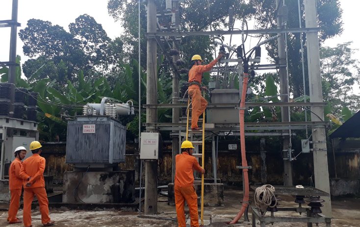 Minh Hóa:  Tiến hành thi công cải tạo đường dây 35kV