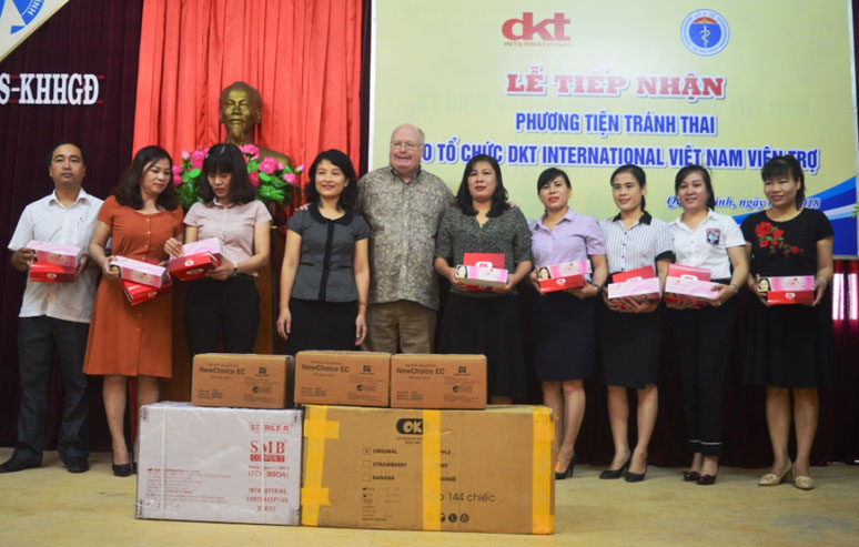 Tiếp nhận các phương tiện tránh thai do tổ chức DKT international Inc tài trợ