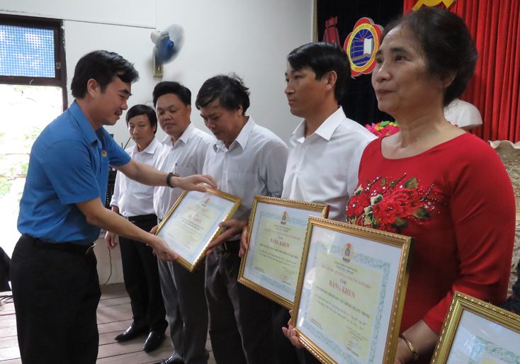 Phát động nhiều phong trào thi đua thực hiện tốt nhiệm vụ năm học mới