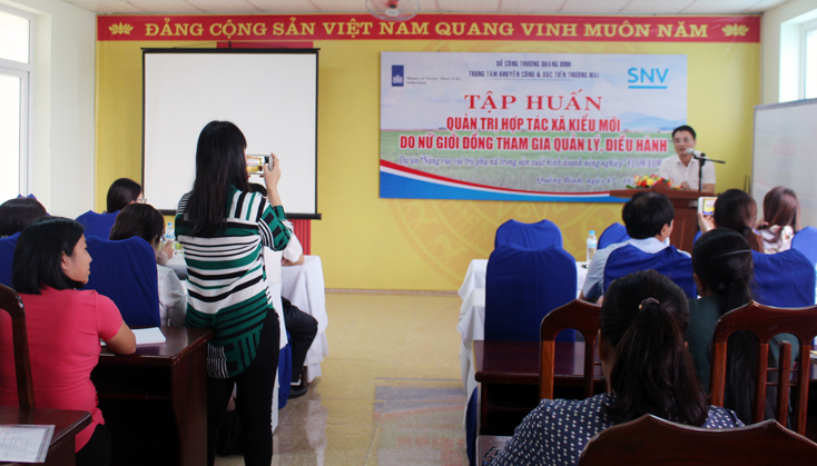 Tập huấn quản trị HTX kiểu mới do nữ giới đồng tham gia quản lý, điều hành