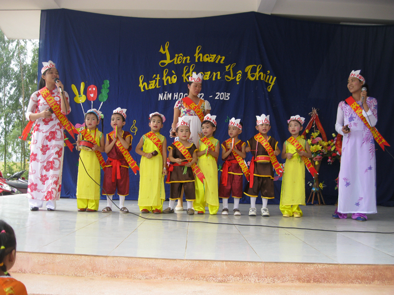 Truyền lửa cho lớp trẻ đam mê hò khoan